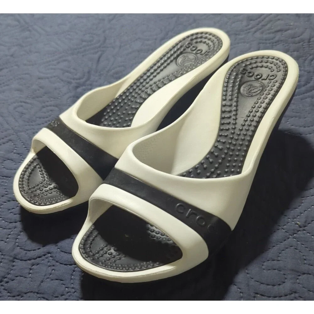 Crocs Sassari Wedge Sandal Heels Black White Women's Size 9 Slip On Casual Style - Picture 2 of 10